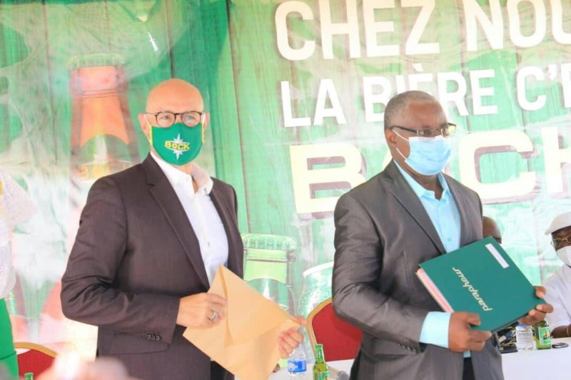 Le Dg de Solibra et le Commissaire général du Popo carnaval