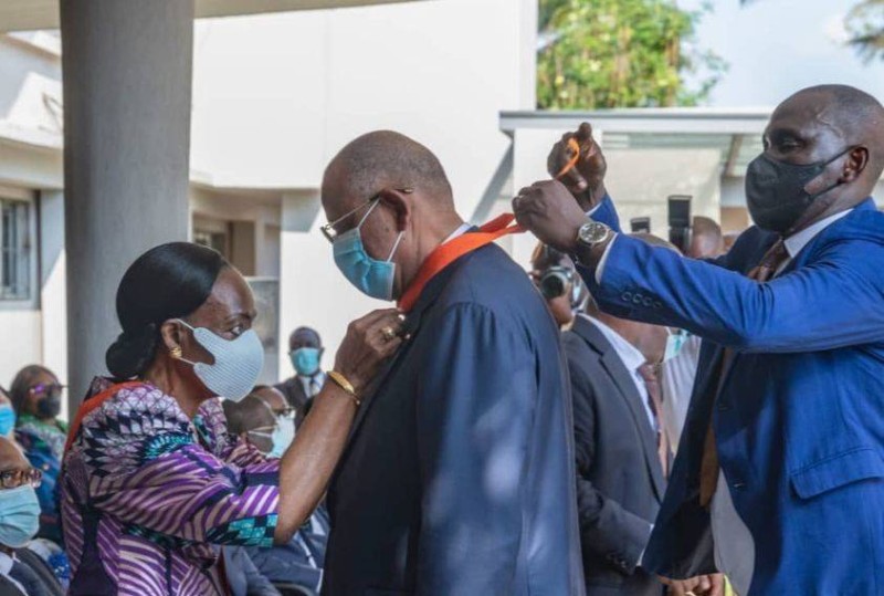 Le Premier ministre Patrick Achi decoré