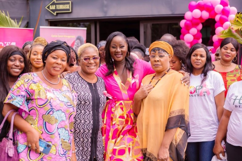 




Eunice Zunon (au centre) a bénéficié du soutien de plusieurs artistes.
