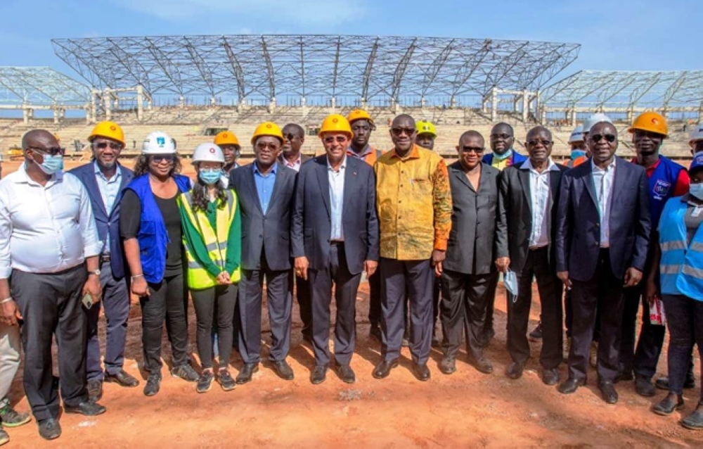 Le Premier ministre, Patrick Achi, était sur les chantiers de la Can, lundi. (photo : DR)