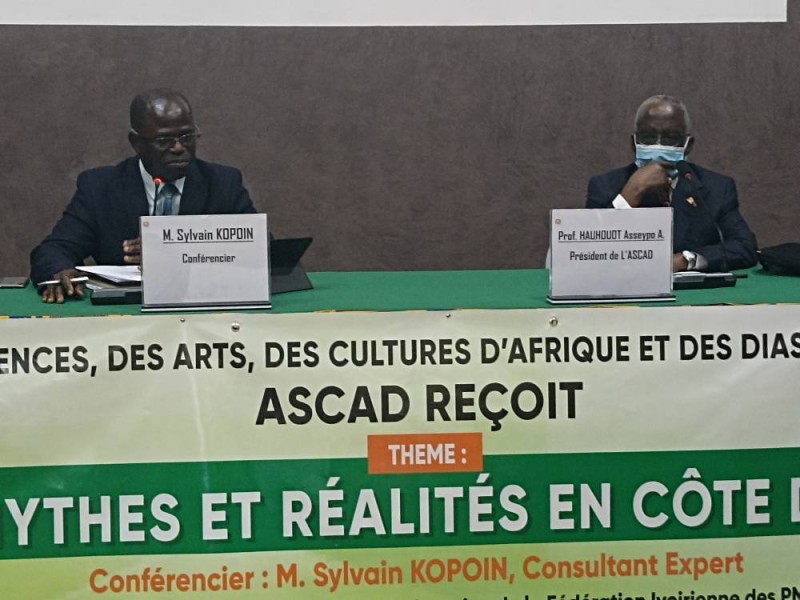 Sylvain Kopoin (à gauche), a entretenu l'assistance sur la notion de Pme et ce qu'elle renferme comme réalités et mythes. (Photo : Dr)