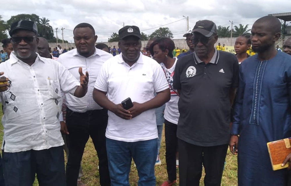 


Yéo Martial et les membres de la Lifa.