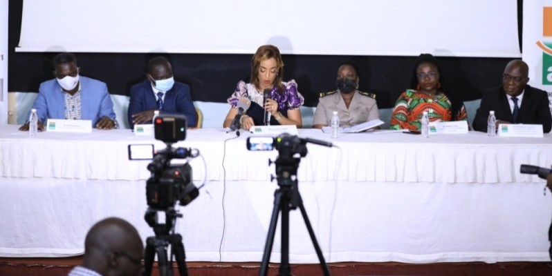 Jennifer Ceres, (au centre) présidente de l’Agence pour la valorisation de l’Agriculture, des ressources animales et halieutiques (Ava) et organisatrice de l’événement.  ( DR)