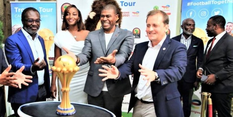 Il y avait du beau monde à la soirée du Trophy tour, lundi à Weblogy Côte d'Ivoire. (DR)
