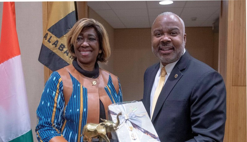Dr Quinton Ross Jr.,président de l’Alabama State University et SEM Chantal Fanny, présidente fondatrice de l’Université internationale Claire Fontaine.