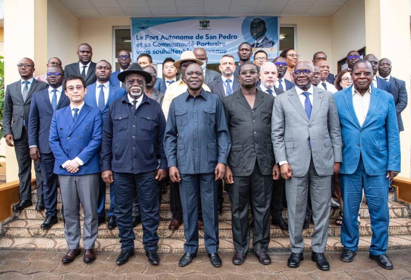 En visite de travail, le Ministre des Transports Amadou Koné a tenu une importante réunion avec les responsables et partenaires du Port Autonome de San Pedro (DR)