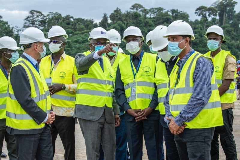 Le ministre des Transports s'est achevée a visité les chantiers sur la plateforme portuaire (DR)