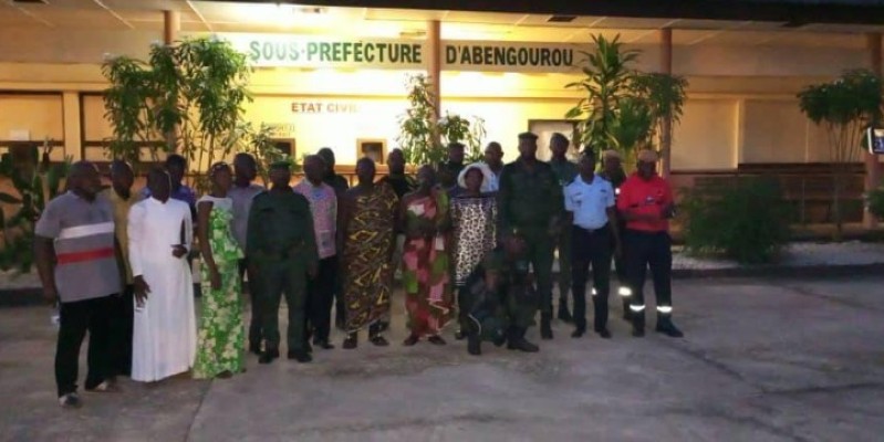 Une célébration de la paix ornée par un planting d'arbres. (DR)