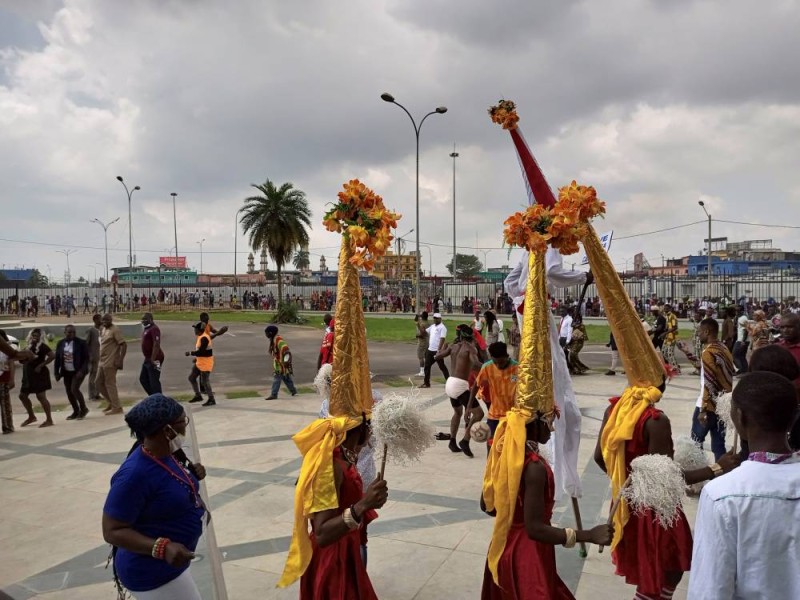 Une démonstration de la parade carnavaleresque prévue au FESTICA 2021 (Ph: Salif D. CHEICKNA)