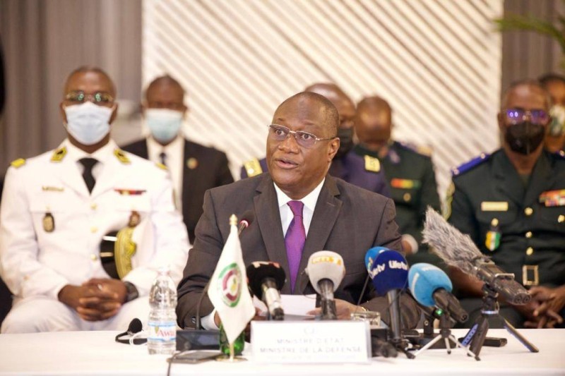 Le ministre d'Etat, ministre de la Défense Téné Birahima Ouattara