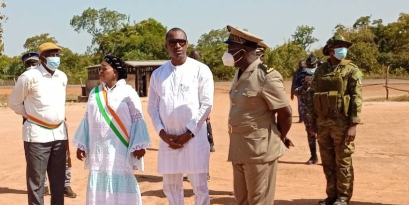 Le ministre Mamadou Touré galvanise les forces de défense et de sécurité à la frontière ivoiro-malienne. (DR)