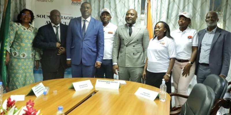Les représentants de l’Union africaine, le partenaire opérationnel et les membres du cabinet du ministre KKB engagés pour panser les blessures des évènements liés à la vie politique en Côte d’Ivoire. (Photos : Dr)