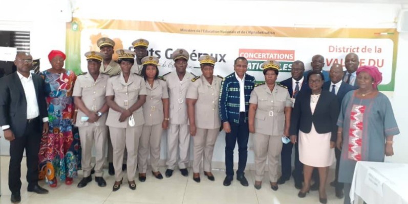 Le corps préfectoral du district de la Vallée du Bandama s'est fortement mobilisé autour du ministre-gouverneur Jean-Claude Kouassi pour apporter sa contribution. (Dr)