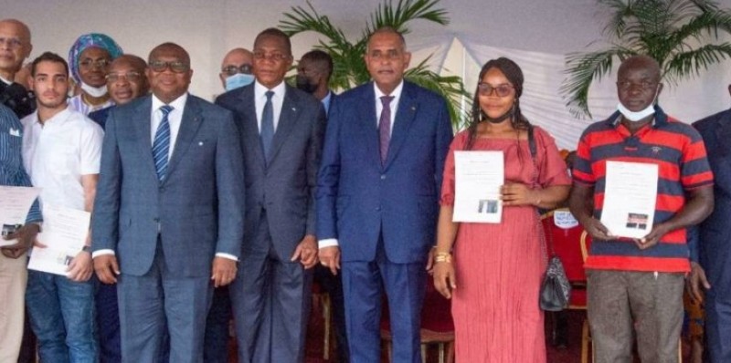 Cérémonie de remise officielle des premiers certificats d'adresse du PADA, (Aip)