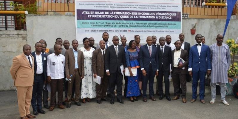 Les 18 ingénieurs formés faciliteront l’utilisation des outils numériques dans l'enseignement supérieur. (DR)