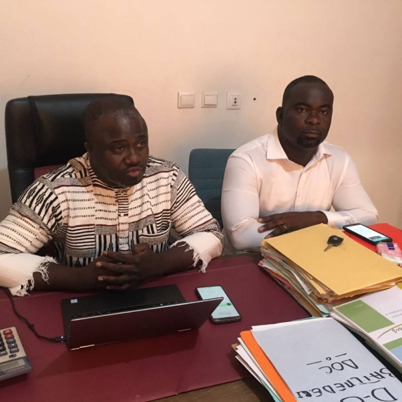 Kouamé N'DA (à g) et SAHIRI LUCAS, respectivement président et secrétaire général de la Mutuelle des Vtc de Côte d'Ivoire. (Ph:Dr)