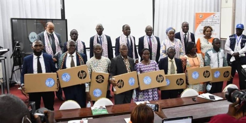 Une vue de quelques lauréats du prix Oms à lInfas pour l'édition 2021. (Soura Bintou)