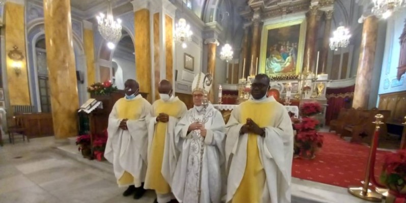 Des chrétiens lors de la célébration de la messe en Turquie. (Florence Edie)
