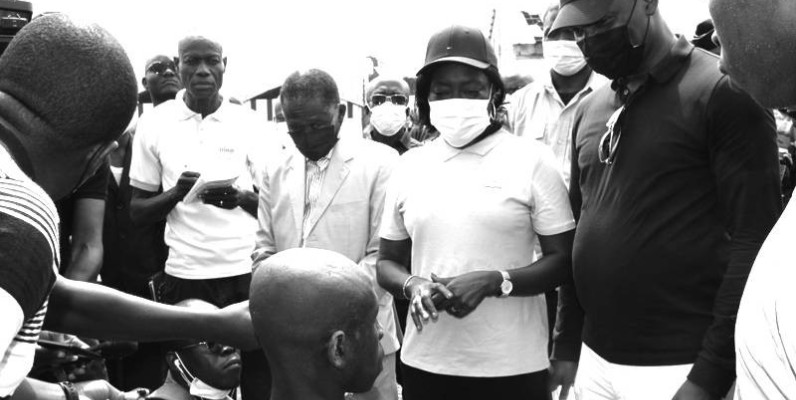 Les ministres Mariatou Koné et  Mamadou Touré ont échangé avec les élèves fauteurs de troubles (Joséphine Kouadio)