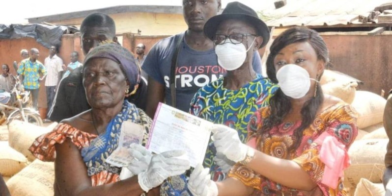 Plusieurs producteurs de Botro vivent désormais décemment des revenus de leur anacarde. (DR)