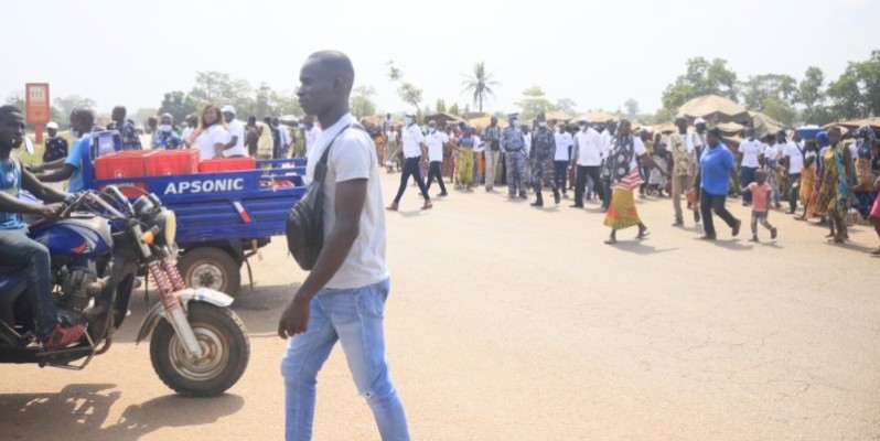 L’occupation de la chaussée accroît le risque d’accident de la route en période de fête. (Ph: Dr)
