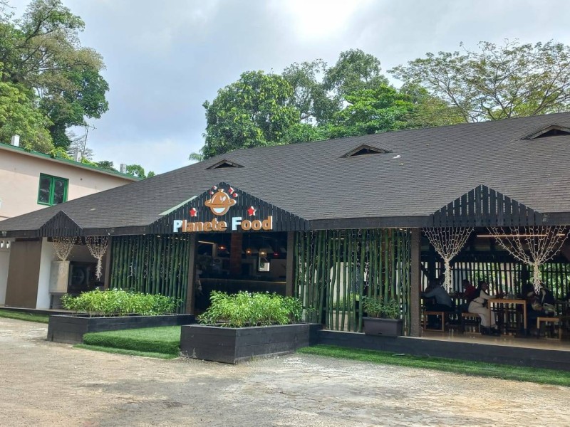 Un restaurant au sein du zoo.