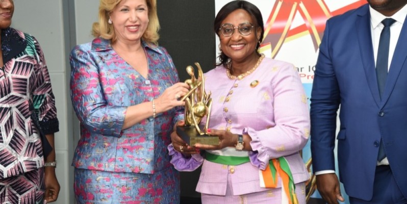 Dominique Ouattara a félicité Sita Ouattara pour sa distinction. (Ph: Dr)