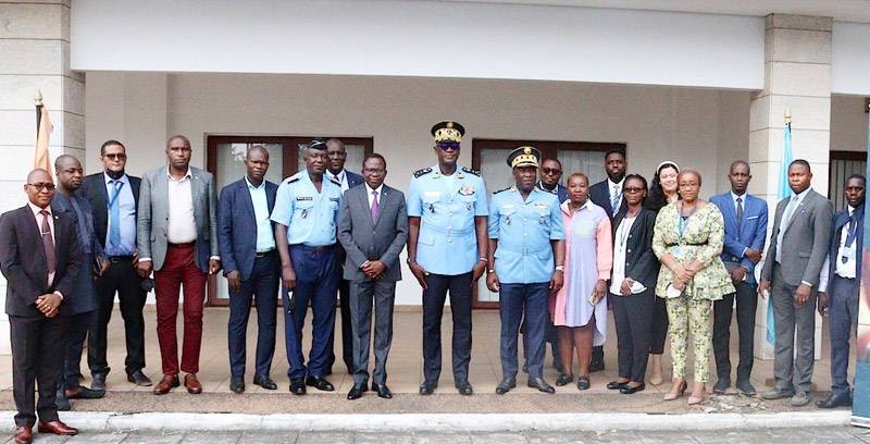Le directeur général de police satisfait de la collaboration du personnel. (Ph : DGPN)