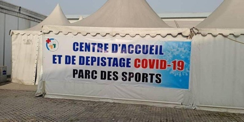 Une  vue du centre d'accueil et de dépistage Covid-19 du Parc des sports (Dr)
