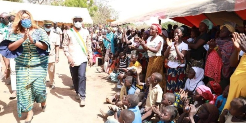 Les populations reconnaissantes à la ministre Myss Belmonde Dogo. (Ph:Dr)