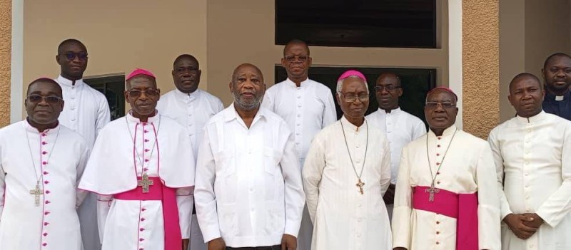 Laurent Gbagbo et des Evêques Catholiques. (Ph:Dr)