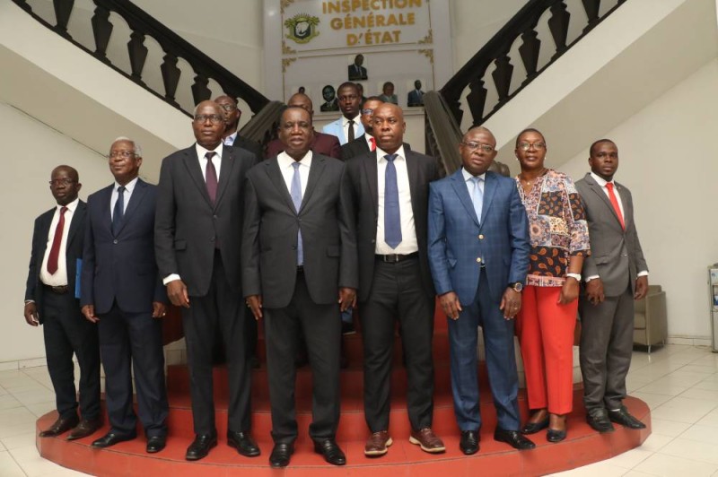 Le président de la Cn-Maep chez l'Inspecteur général d’État, Ahoua N'Doli. (PH:Dr)