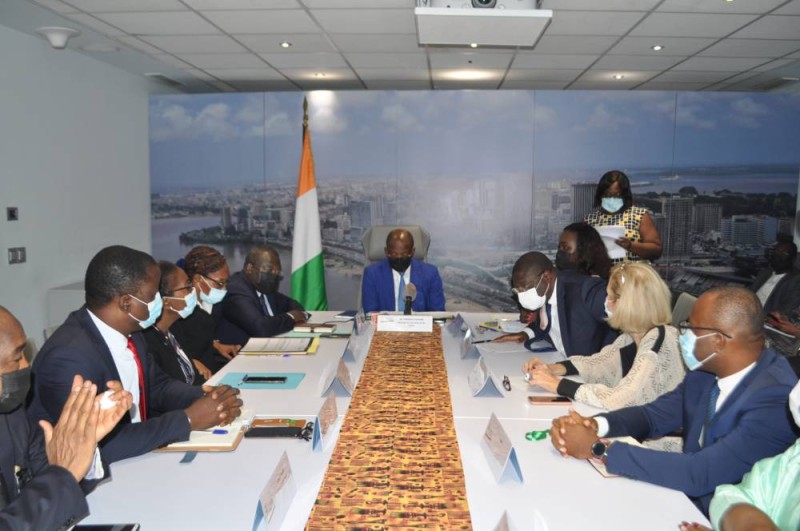 Le ministre du Tourisme et des Loisirs et les membres de la Commission nationale de classement des établissements de tourisme (Cncet). (Dr)