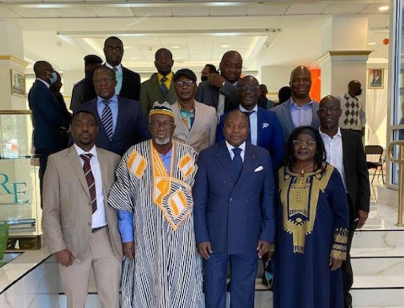 SEM Ibrahima Touré et des membres de la diaspora ivoirienne
