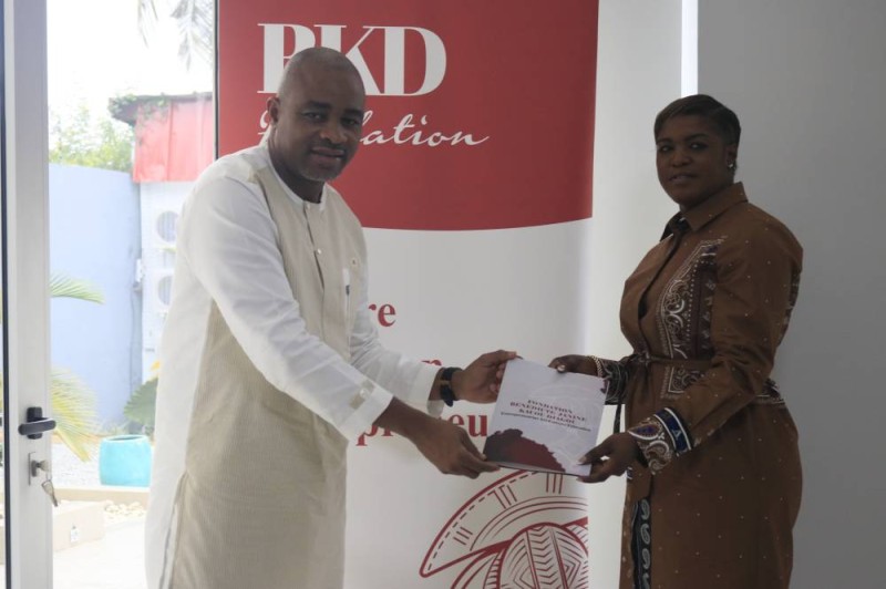 Bonaventure Kalou et Mme Djadji heureux du partenariat. (Bavane)