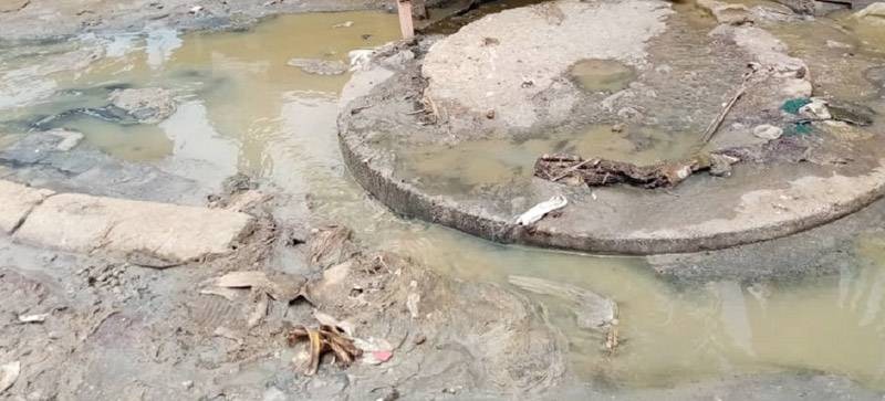 Les eaux des égouts menacent plusieurs habitations à la Cité Fairmont. (Ph: Dr)