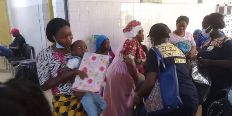 Plusieurs mères et leurs enfants ont reçu des cadeaux. (Ph: Dr)