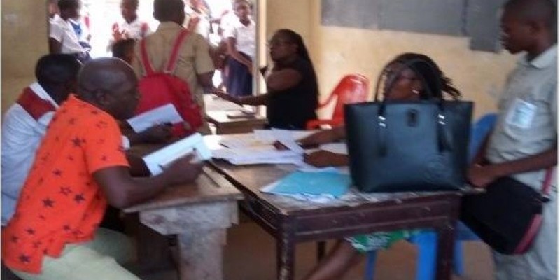 Des parents ont échangé avec les enseignants. (Ph Dr)