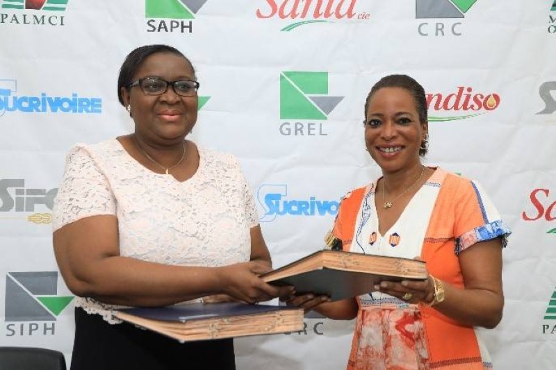 Professeur Didi KOUKO, Directrice du CNRAO et Henriette GOMIS BILLON, Secrétaire générale de la Fondation SIFCA