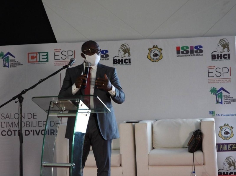 Le Sous-Directeur du Guichet unique à la CIE, Brice Djigbenou,