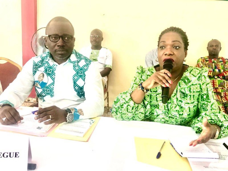 Le secrétaire exécutif du Pdci, Yapo Valérie (àd) et Jean-Michel Amankou. (Ph:Dr)