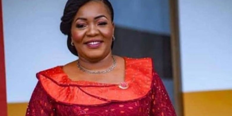 Harlette Badou remercié par les femmes de la région du Moronou. (DR)