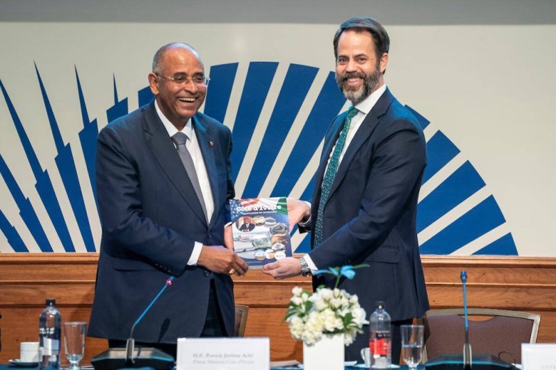 Le Premier ministre Patrick Achi et Scott Eisner, de la Chambre de Commerce des états -Unis.