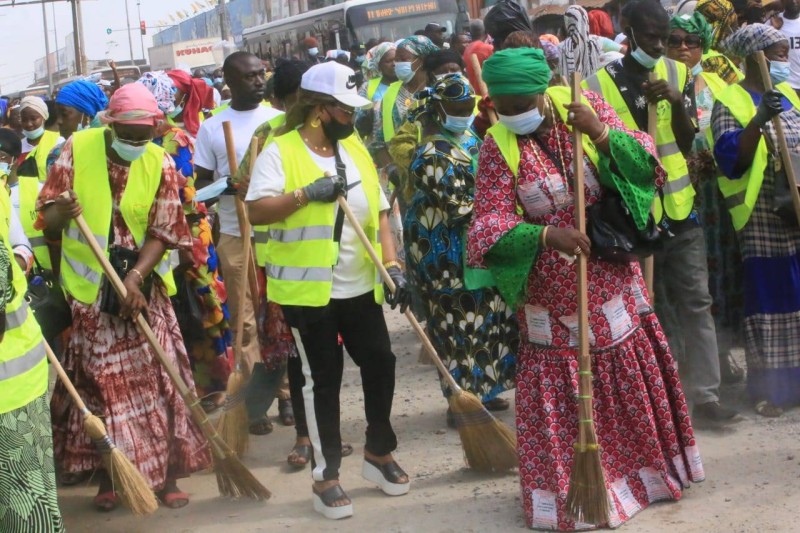 Les femmes ont initié une "opération coup de balai''. (Ph: Dr)
