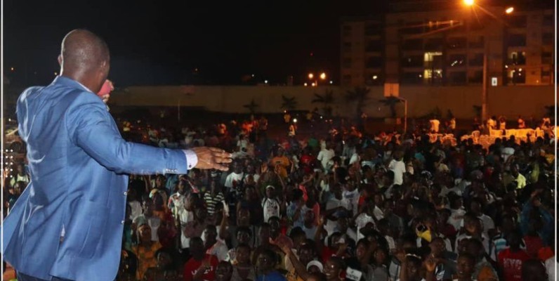 Le pasteur N'Guessan Brou Gregroire communique avec le peuple de Dieu. (Dr)