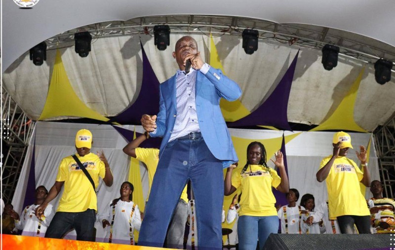 Le chantre N'Guessan Brou en pleine en prestation. (DR)