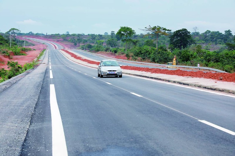 Un usager pirate sur la nouvelle autoroute. (Ph: Honoré Bosson)