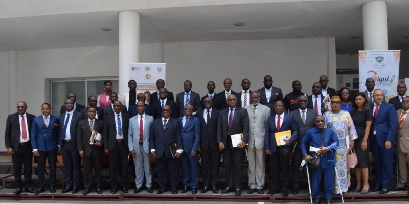 


Les acteurs de l’administration publique ont été instruits sur les procédures administratives simplifiées. (photo : dr)