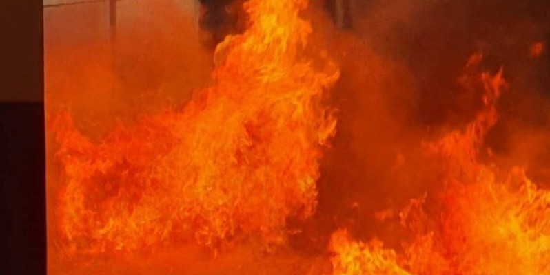 L'incendie a emporté 3 cabines. (DR)