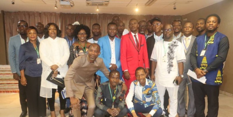 Photo de famille à l'issue de la rencontre. (DR)